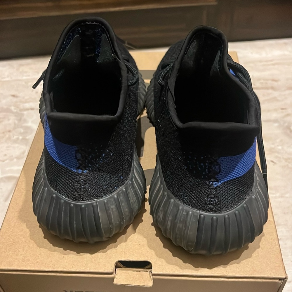 Boys Size 6.5 Yeezy Boost 350 with Box